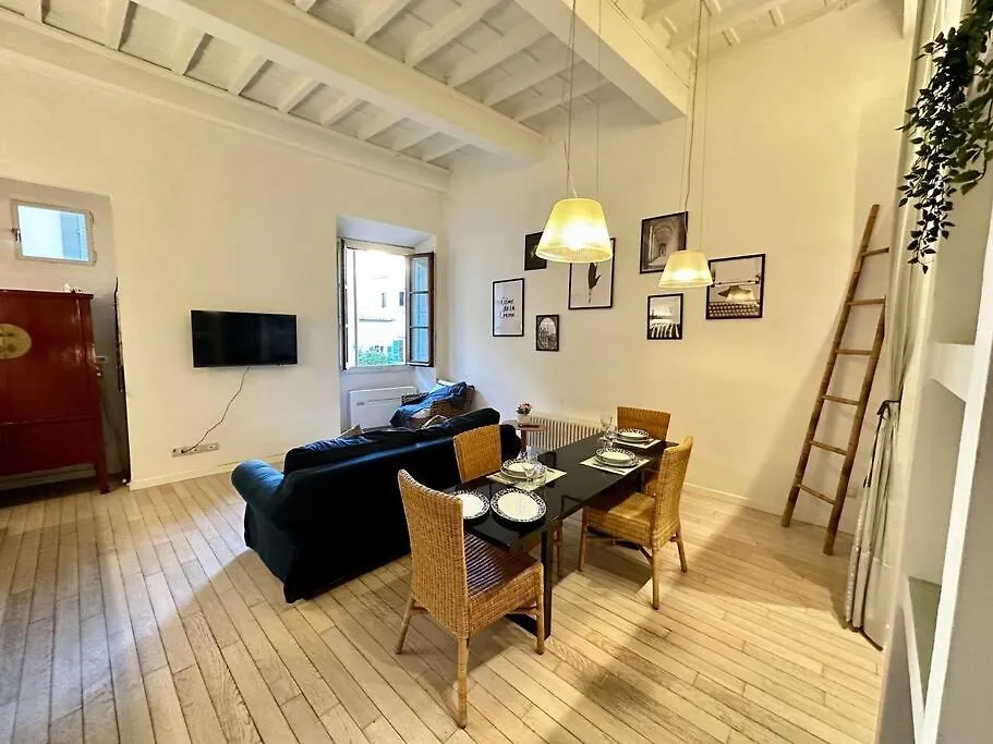 Near Ponte Vecchio: Central Luxury Flat Florence Appartement