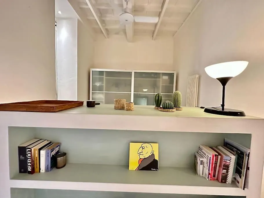 Near Ponte Vecchio: Central Luxury Flat Florence Apartment
