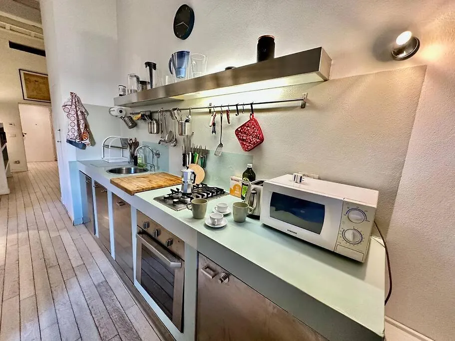 Apartment Near Ponte Vecchio: Central Luxury Flat Florence