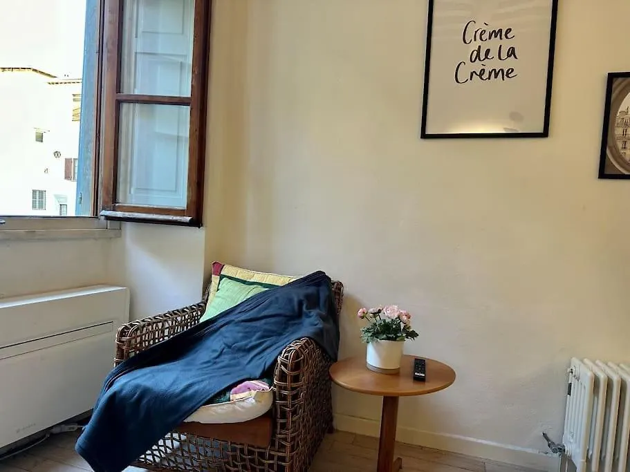 Near Ponte Vecchio: Central Luxury Flat Florence Italy
