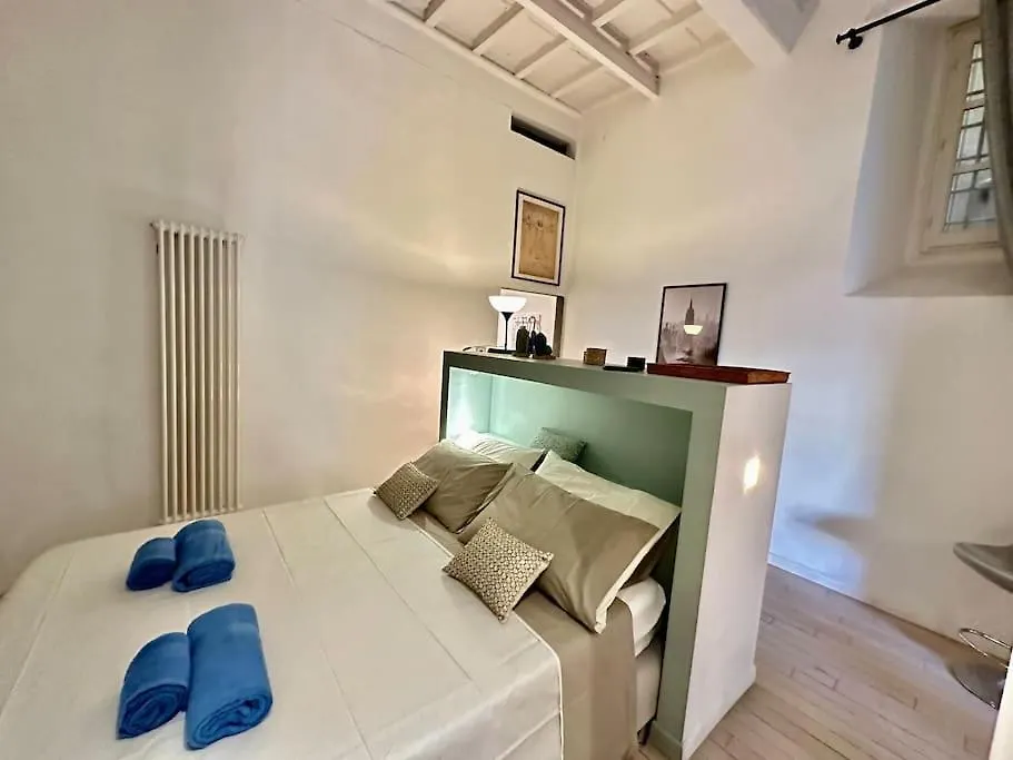 Apartment Near Ponte Vecchio: Central Luxury Flat Florence