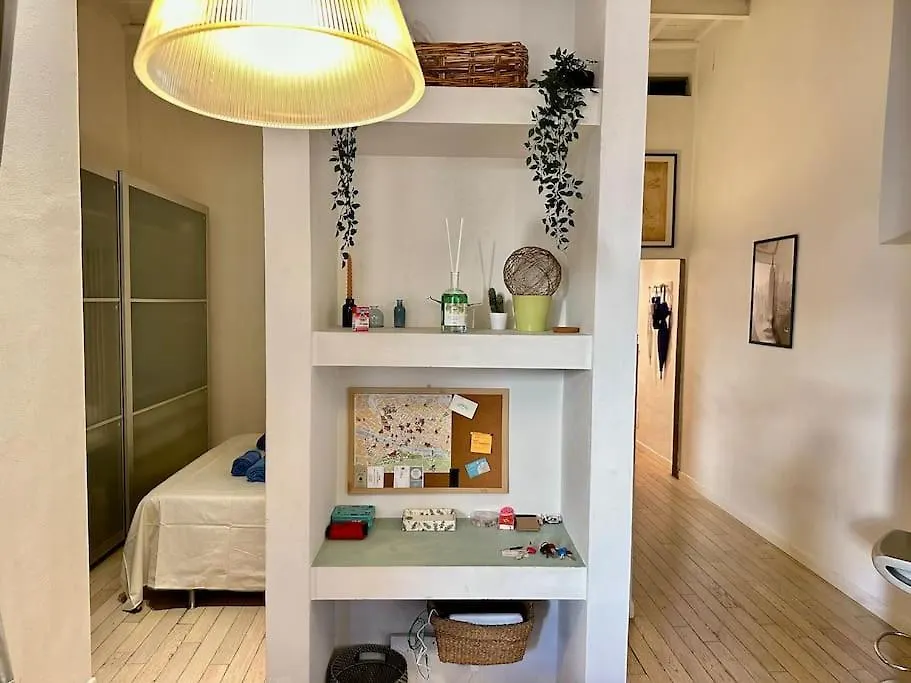Near Ponte Vecchio: Central Luxury Flat Florence